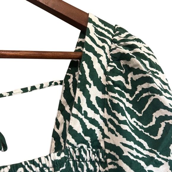 Green Zebra Print Smocked Square Neck Puff Sleeve Top - Picture 3 of 7